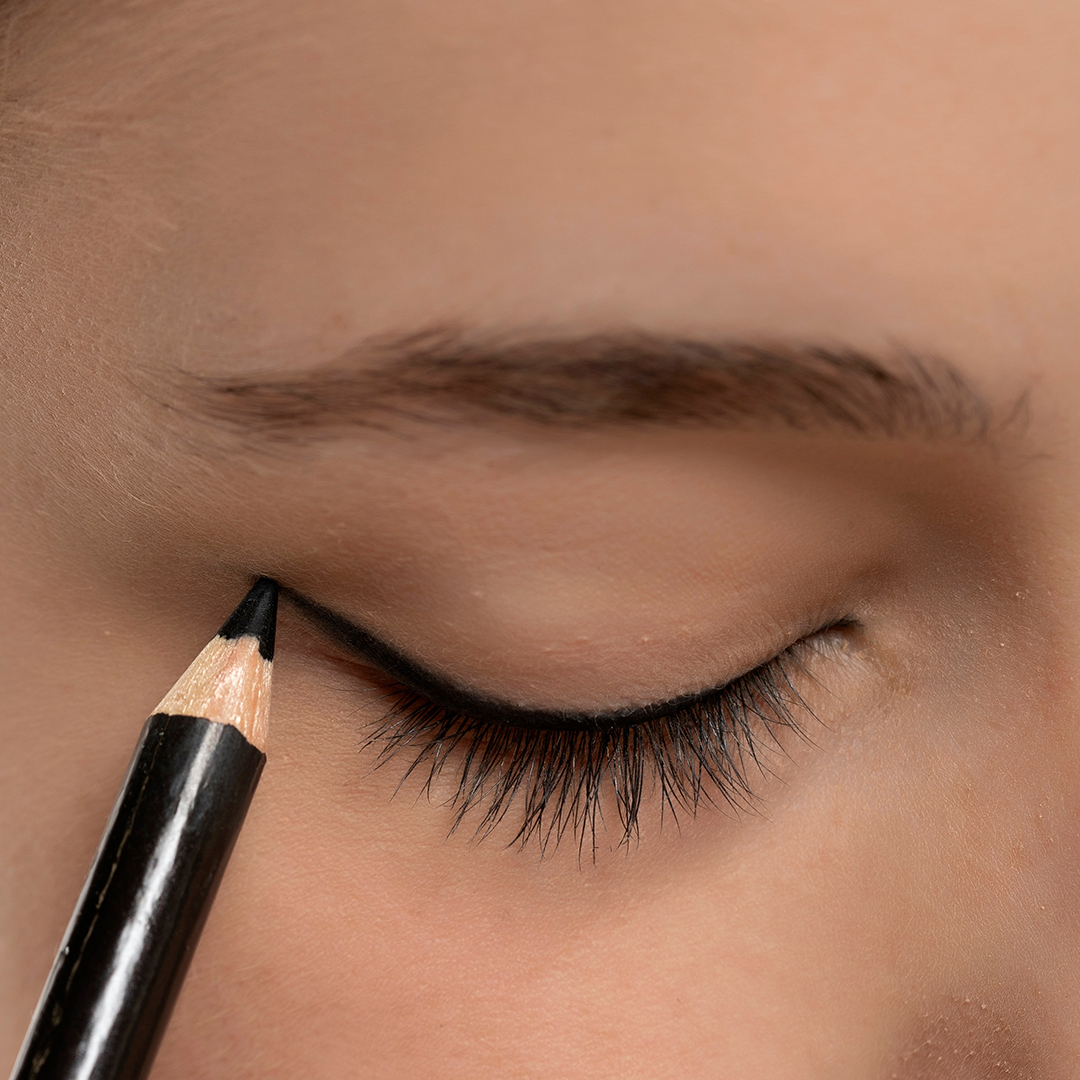 Eyeliner And Lipliner Pencil - Image 4